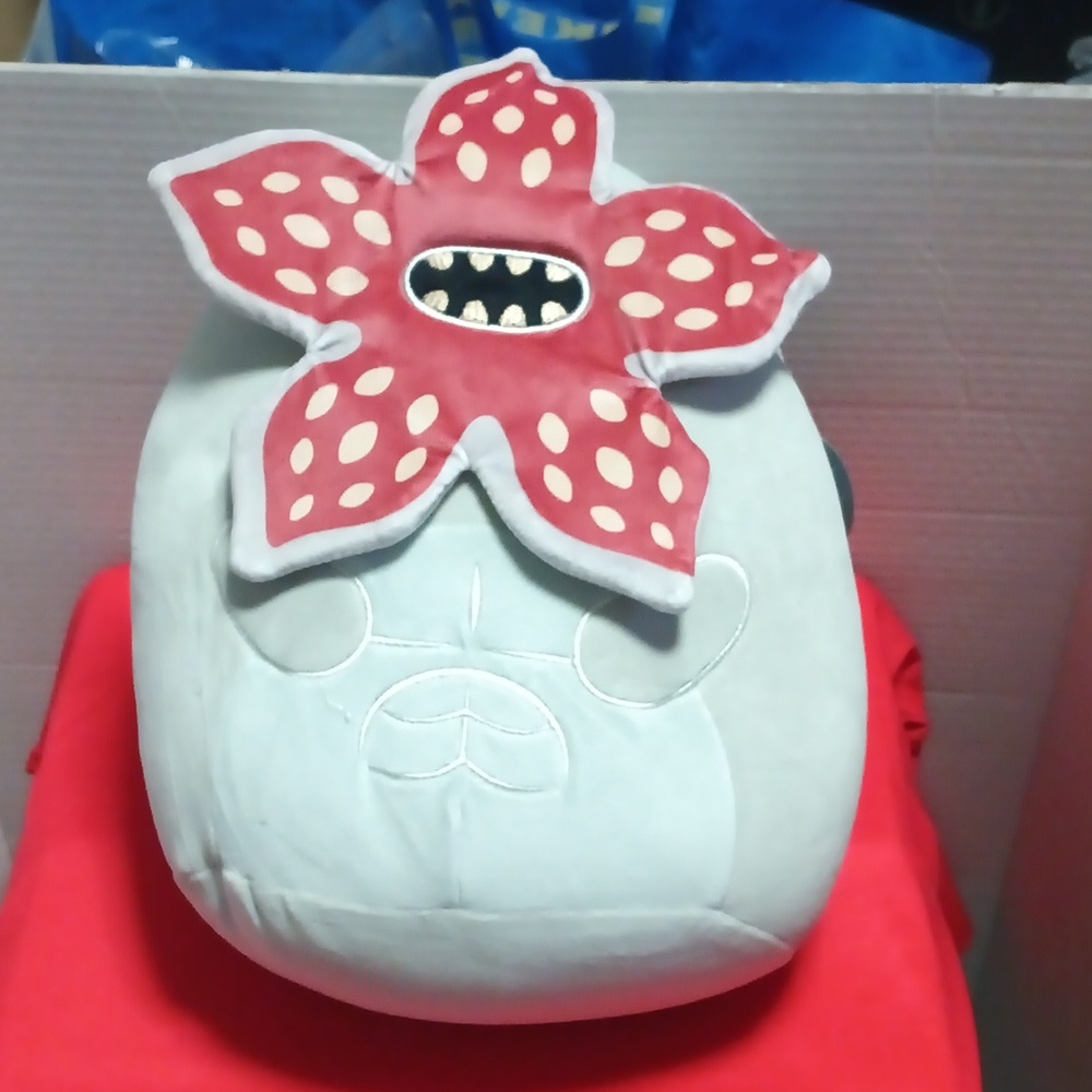 NIP Squishmallows Stranger Things Demogorgon